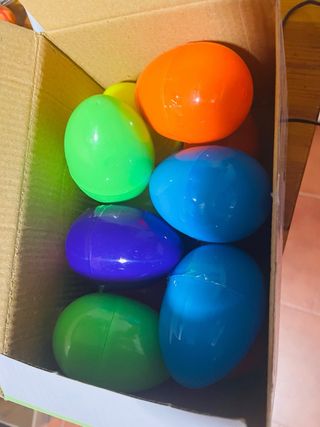 12 Coches Monster Truck en Huevos sorpresa