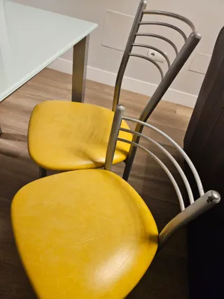 Mesa de cocina cristal y sillas metal