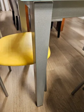 Mesa de cocina cristal y sillas metal