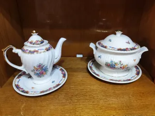 Sopera y Tetera de Porcelana Multicolor