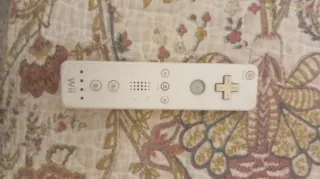 Consola Nintendo Wii + Mando y Juegos