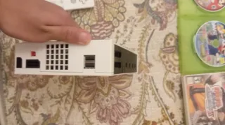 Consola Nintendo Wii + Mando y Juegos