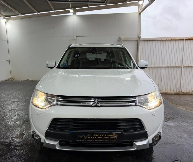 Mitsubishi Outlander 2015, foto 2