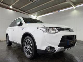 MITSUBISHI OUTLANDER 2.0PHEV 4WD PLUG-IN HYBRID EV