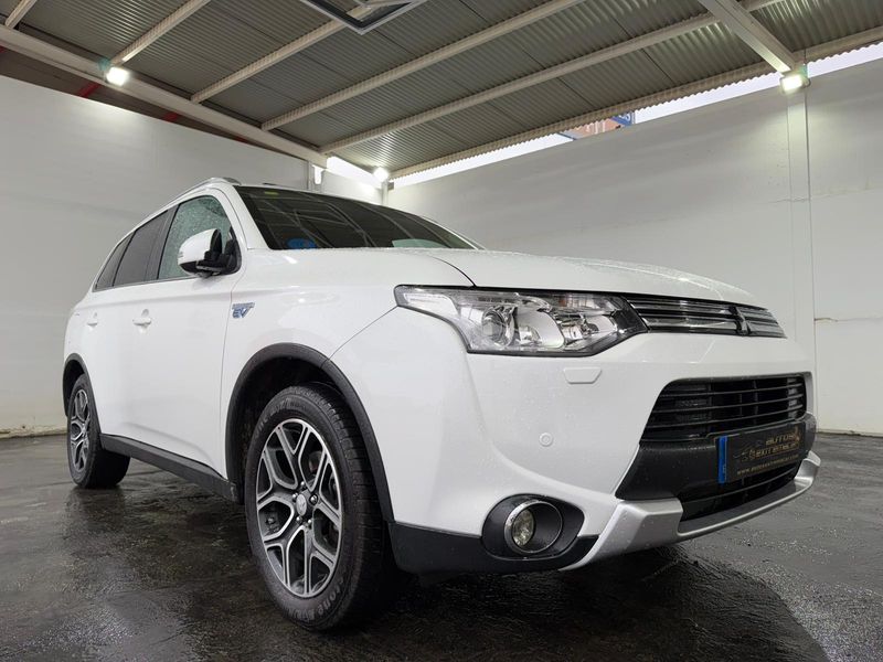 Mitsubishi Outlander 2015, foto 3