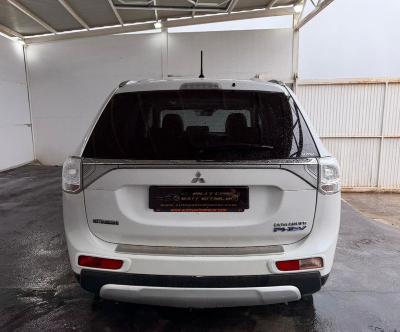 Mitsubishi Outlander 2015, foto 8