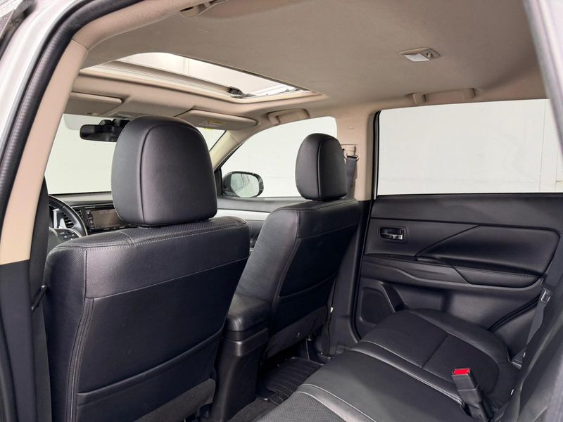 Mitsubishi Outlander 2015, foto 14