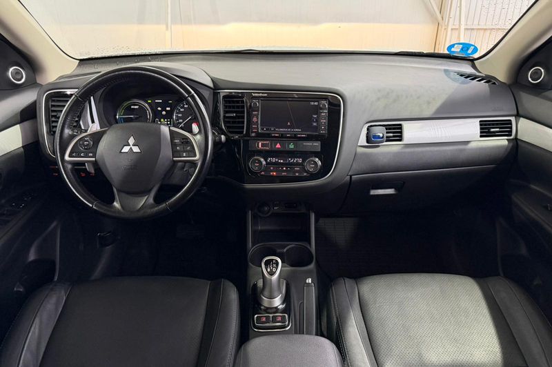 Mitsubishi Outlander 2015, foto 15