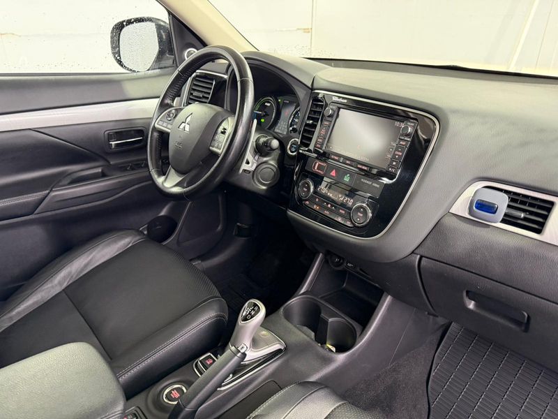 Mitsubishi Outlander 2015, foto 19
