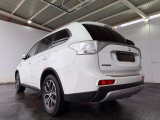 MITSUBISHI OUTLANDER 2.0PHEV 4WD PLUG-IN HYBRID EV