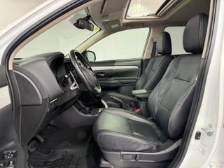 MITSUBISHI OUTLANDER 2.0PHEV 4WD PLUG-IN HYBRID EV