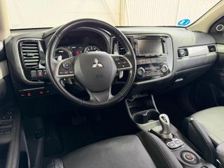 MITSUBISHI OUTLANDER 2.0PHEV 4WD PLUG-IN HYBRID EV