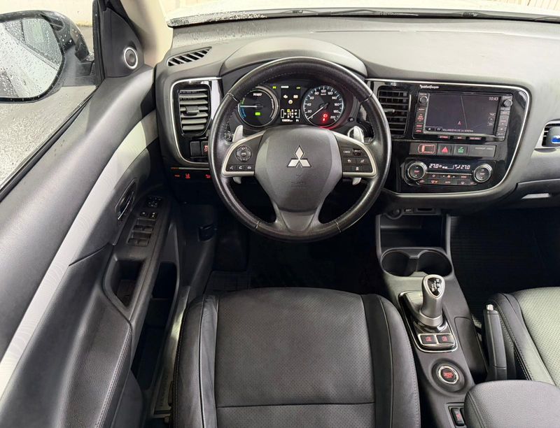 Mitsubishi Outlander 2015, foto 32