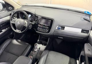 MITSUBISHI OUTLANDER 2.0PHEV 4WD PLUG-IN HYBRID EV