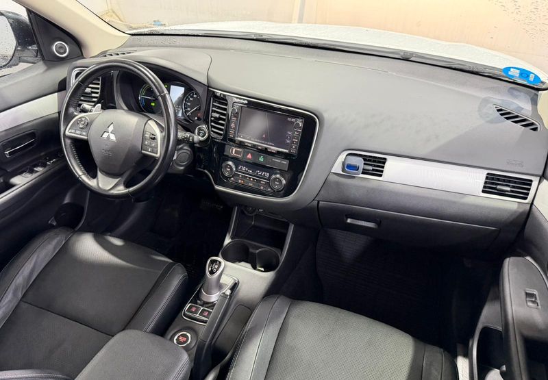 Mitsubishi Outlander 2015, foto 34