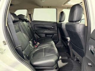 MITSUBISHI OUTLANDER 2.0PHEV 4WD PLUG-IN HYBRID EV