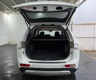 MITSUBISHI OUTLANDER 2.0PHEV 4WD PLUG-IN HYBRID EV