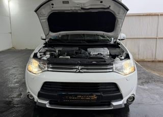 MITSUBISHI OUTLANDER 2.0PHEV 4WD PLUG-IN HYBRID EV