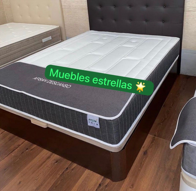 Canapé a ribalta e materasso viscoelastico per un sonno migliore e più spazio