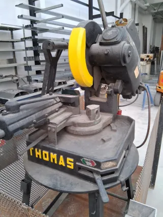 Tronzadora de disco para hierro con lubricador