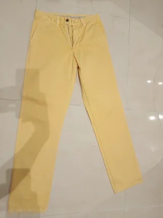 Pantalón chino caballero amarillo