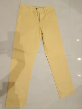 Pantalón chino caballero amarillo