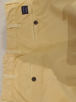 Pantalón chino caballero amarillo