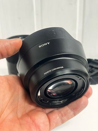 Sony FE 28mm F2 y Convertidor Ojo de Pez SEL057FEC