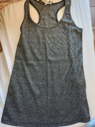 Camiseta tirantes Stradivarius gris/plata