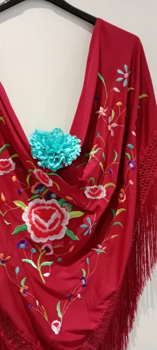 Mantoncillo bordado flores