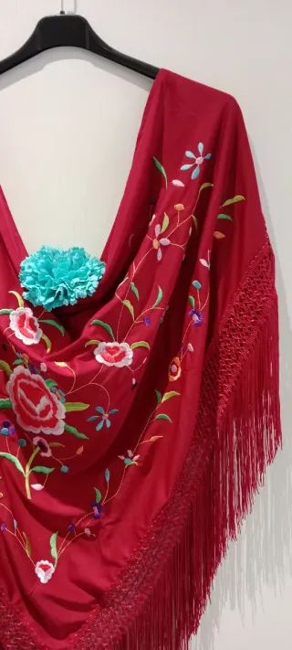 Mantoncillo bordado flores