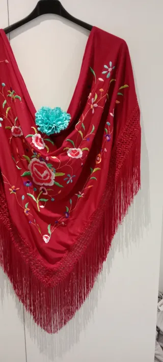 Mantoncillo bordado flores