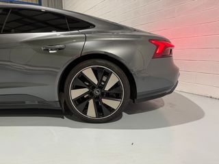 Audi e-tron GT Audi e-tron GT 60 quattro 350kW (476CV)