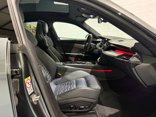 Audi e-tron GT Audi e-tron GT 60 quattro 350kW (476CV)