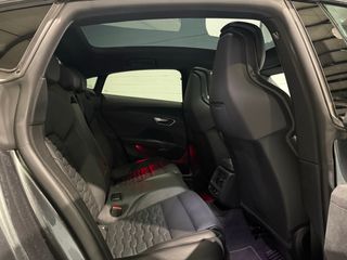 Audi e-tron GT Audi e-tron GT 60 quattro 350kW (476CV)