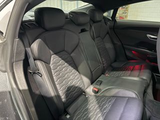 Audi e-tron GT Audi e-tron GT 60 quattro 350kW (476CV)