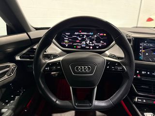 Audi e-tron GT Audi e-tron GT 60 quattro 350kW (476CV)