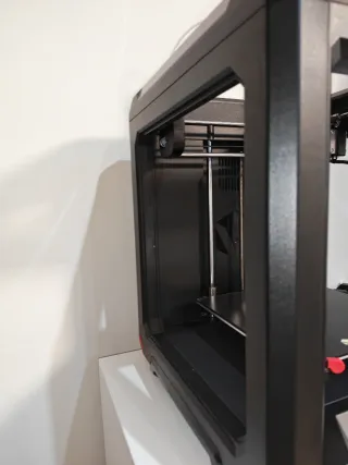 Impresora 3D Voxelab Negra y Roja