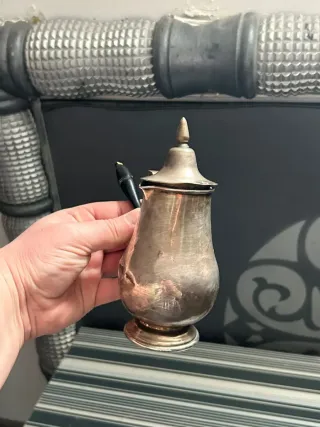 Chocolatera antigua baño de plata