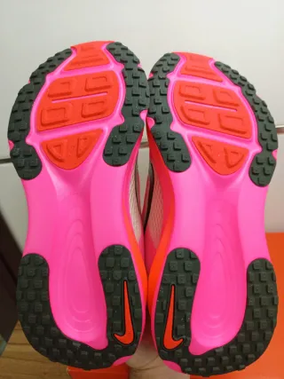 Nike Vomero 18 CM Talla 41