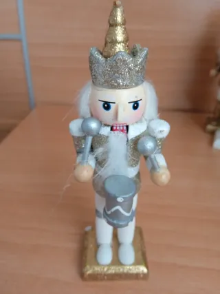 Cascanueces Navidad Músicos Dorados