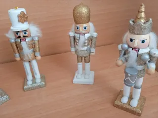 Cascanueces Navidad Músicos Dorados