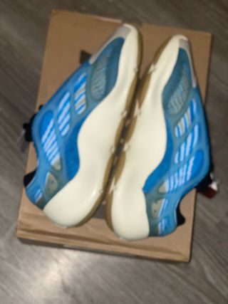 Adidas Yeezy 700 v3 Beige/Azul