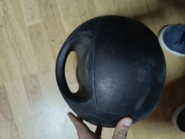 Balón medicinal 6kg negro con asa