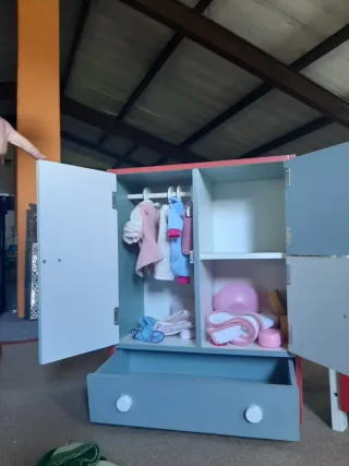 Armario y cuna para muñecos marca Mimittos