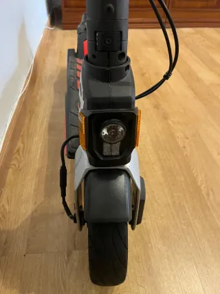 Patinete Eléctrico E-R1 Negro/Rojo