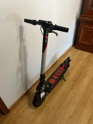 Patinete Eléctrico E-R1 Negro/Rojo