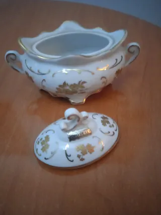 Salsera cerámica antigua dorada