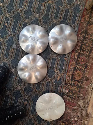 4 Tapacubos Ford Transit