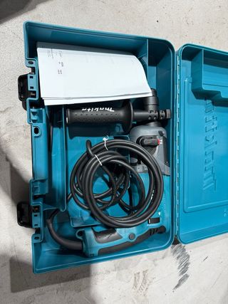 Taladro Percutor Makita HR2230 22mm